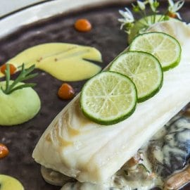 Dos de Lieu rôti au Timut, Poëlée de Champignons au Gingembre Sauce Poulette ( Recette de Pierre PARQUIC )