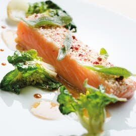 Dos de saumon au sésame chou packchoy et vinaigrette, par Frédéric Simonin*