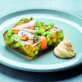 Joue de Lotte et petits légumes en gelée