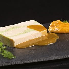 Millefeuille de Saumon et Courgette, Trait de Potiron et sa Sauce Poivre (Texture Modifiée )