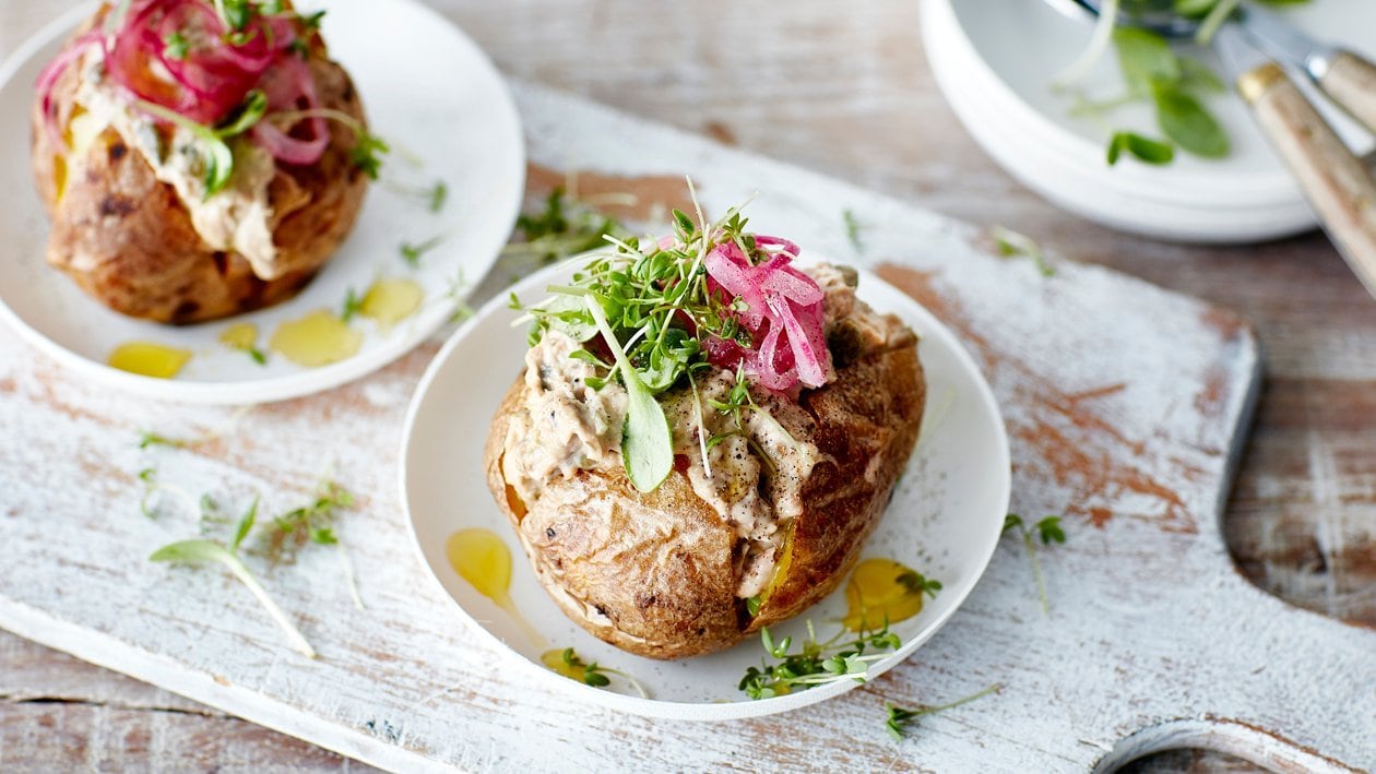 Pomme de terre au four, salade de thon – - Recette