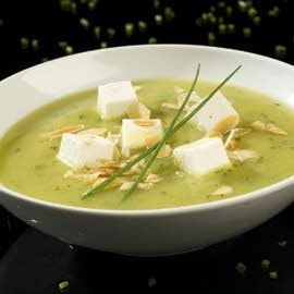 Soupe de Cresson à la Féta et Amandes grillées