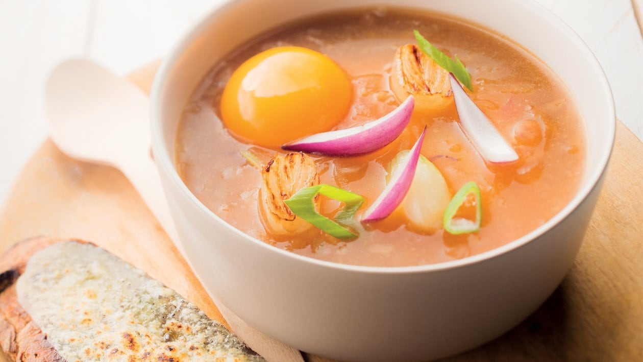 Soupe à l'oignon au vin de paille, toast au vieux comté – - Recette