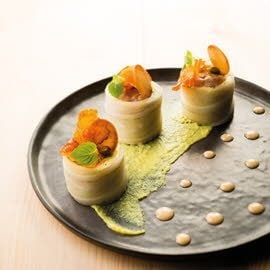 Tartare de dorade et radis noir, comme un maki, sauce soja