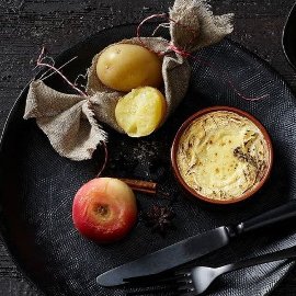 Saint-Marcelin au four avec pommes en robe des champs, pommes rôties