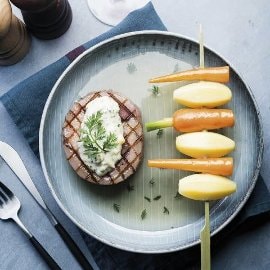 Tête de veau grillée au barbecue, sauce rémoulade