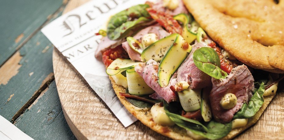 Fougasse provençale à l'agneau, courgettes et tomates séchées – - Recette