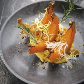 Potimarron fondant, crème au gingembre et Moutarde au Miel, crumble