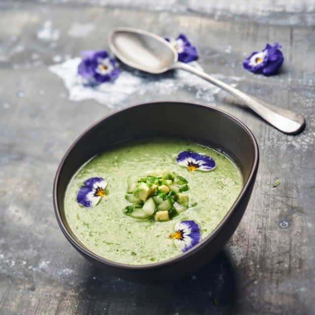 Soupe de concombre et  avocat