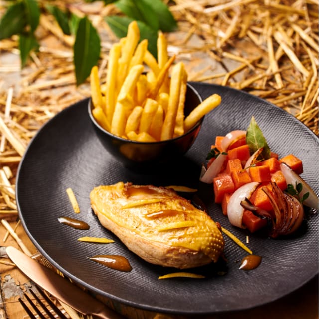 Poulet rôti au citron confit frites et jus corsé