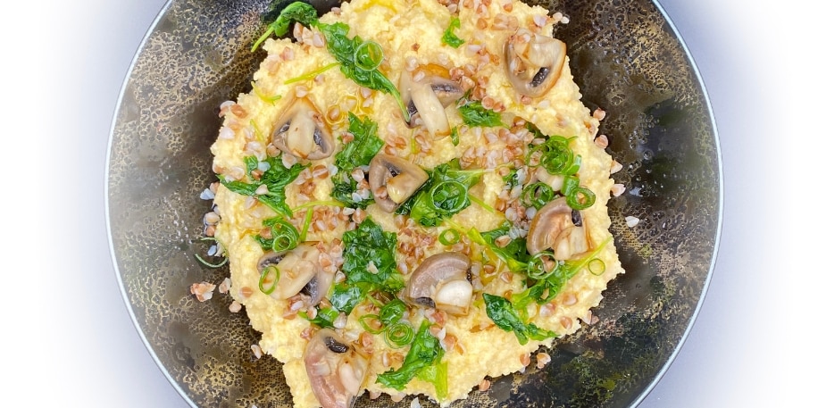 Polenta crémeuse, sarrasin et champignons – - Recette