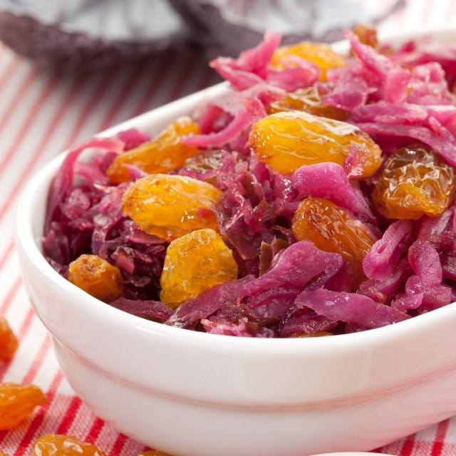 Salade de chou rouge et blanc et raisin texture modifiée