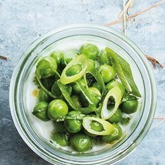 Entrée : Verrine de concombre à la menthe aux petits pois.