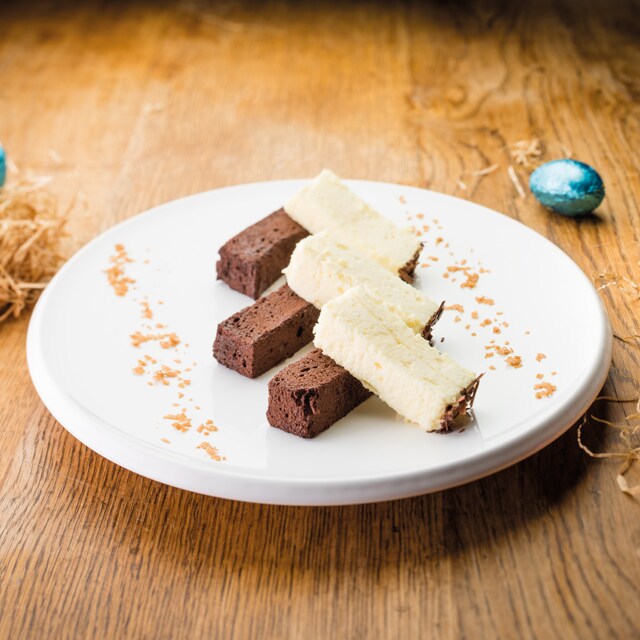 Mousses Fondantes aux Deux Chocolats (Manger-main)