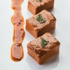 Plat : Navarin d’agneau aux herbes en texture manger-main