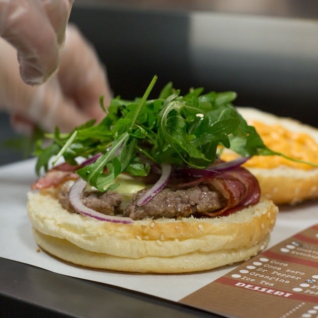 Entretien avec Yves Hecker, devenu cuisinier par amour du burger