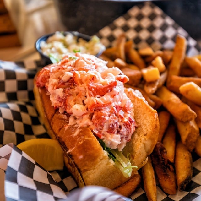 Le lobster roll débarque en France, soyez le premier à le proposer ! 